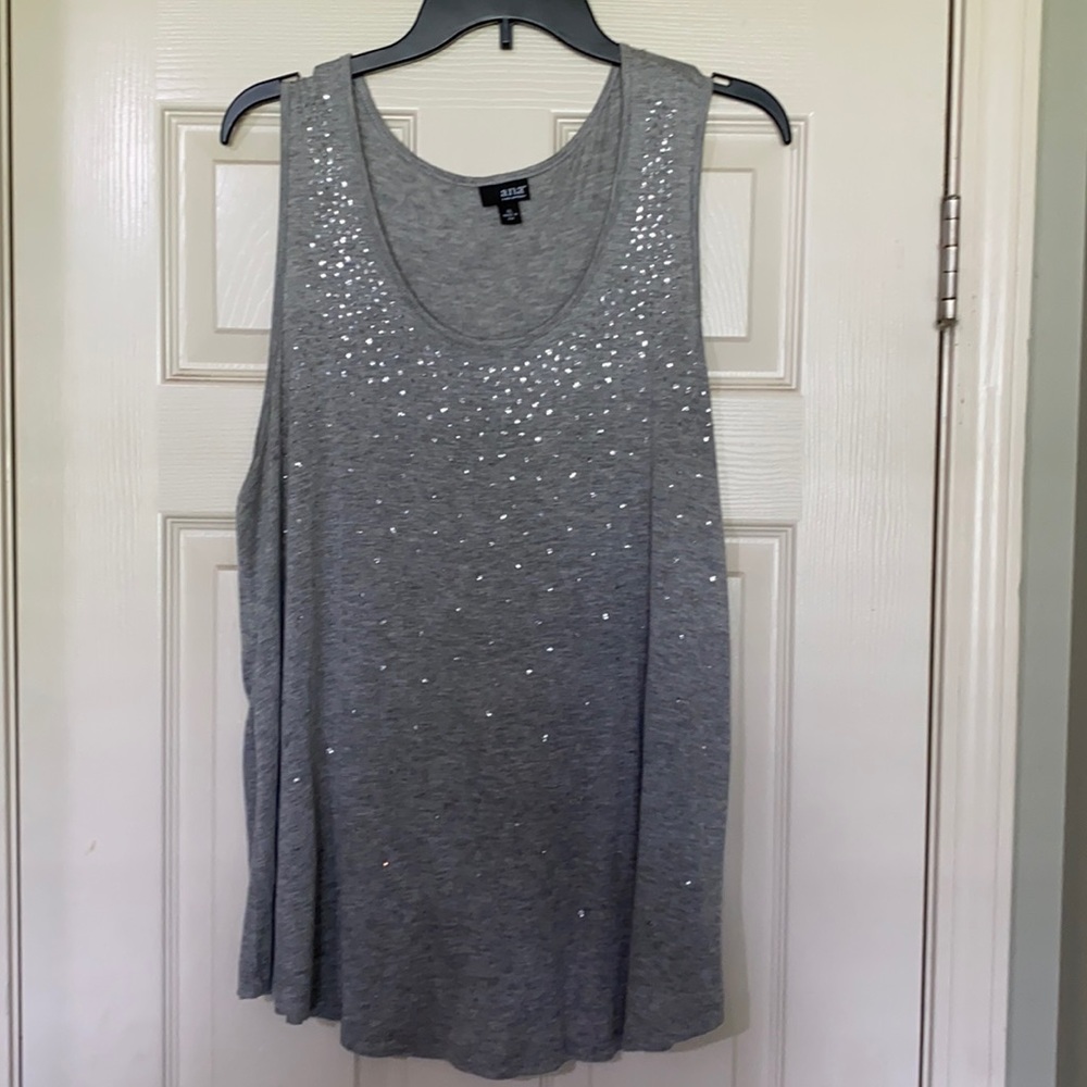Cute sparkly gray tank!